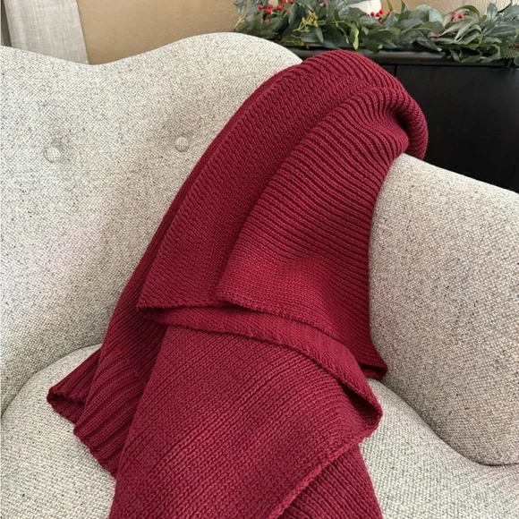 Crate & Barrel Sweater Knit Garnet Throw Blanket — 70”x55” NWOT